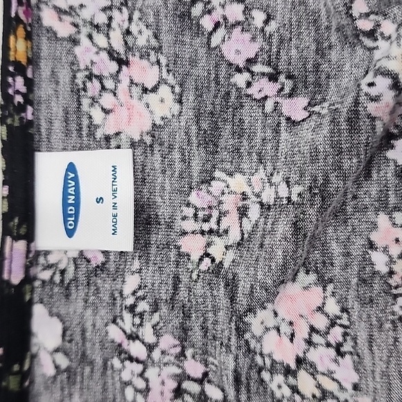 Old Navy womens boho long sleeve black floral top, Small - Picture 5 of 6